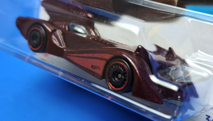 Машинка Базовая Hot Wheels DC Batmobile Batman 1:64 HKG98 Dark Red - Retromagaz, image 3