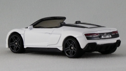 Машинка Базовая Hot Wheels 2019 Audi R8 Spyder Factory Fresh 1:64 GHB28 White - Retromagaz, image 3