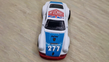 Машинка Базовая Hot Wheels '71 Porsche 911 Magnus Walker Nightburnerz 1:64 FKB02 White - Retromagaz, image 6