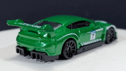 Машинка Базовая Hot Wheels 2018 Bentley Continental GT3 Modified 1:64 HKH84 Green - Retromagaz, image 3