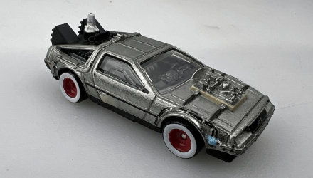 Машинка Premium Hot Wheels Delorean Back to the Future - 1955 Rep. Entertainment 1:64 DWJ77 Silver - Retromagaz, image 1