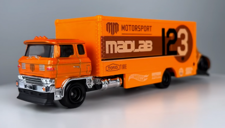 Машинка Premium Hot Wheels 2шт Mazda RX3 GT и Транспортер Sakura Sprinter Mad Mike Team Transport 1:64 FLF56/HKF44 Orange - Retromagaz, image 4