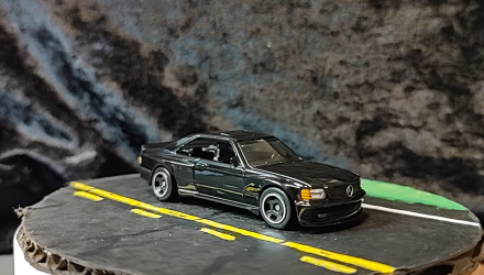 Машинка Базовая Hot Wheels '89 Mercedes-Benz 560 SEC AMG Turbo 1:64 HKG45 Black - Retromagaz, image 1