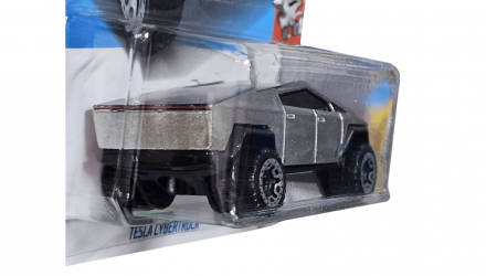 Машинка Базовая Hot Wheels Tesla Cybertruck Rolling Metal 1:64 HTB55 Silver - Retromagaz, image 2