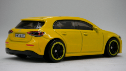 Машинка Базовая Hot Wheels '19 Mercedes-Benz A-Class Hatchbacks 1:64 HCW78 Yellow - Retromagaz, image 3