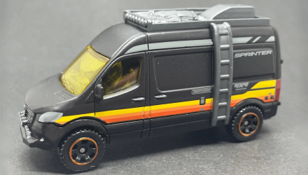 Тематична Машинка Matchbox Mercedes-Benz Sprinter Moving Parts 1:64 FWD28/HVM94 Black - Retromagaz, image 1