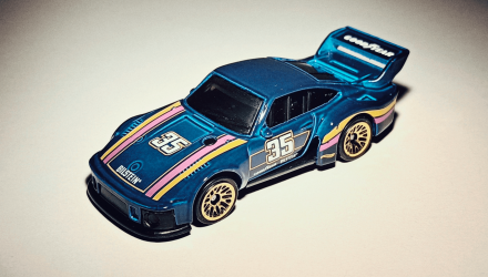 Машинка Базовая Hot Wheels Porsche 935 Retro Racers 1:64 HCT96 Dark Blue - Retromagaz, image 3