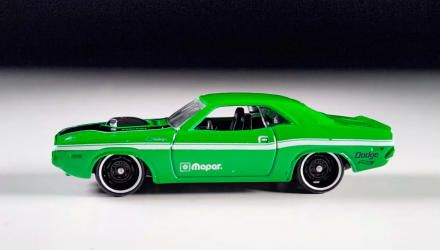 Машинка Базова Hot Wheels '70 Dodge Hemi Challenger Muscle Mania 1:64 HKJ55 Green - Retromagaz, image 4