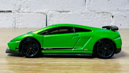 Машинка Базова Hot Wheels Lamborghini Gallardo LP 570-4 Superleggera 2011 New Models 1:64 T9679 Green - Retromagaz, image 4