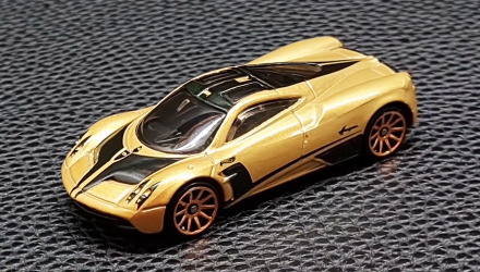 Машинка Базова Hot Wheels Pagani Huayra Exotics 1:64 GRY90 Gold - Retromagaz, image 5