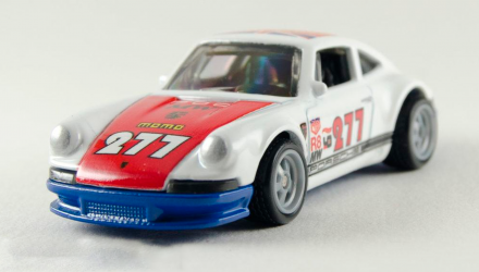 Машинка Premium Hot Wheels '71 Porsche 911 Magnus Walker Urban Outlaw Door Slammers 1:64 GJP76 White - Retromagaz, image 2