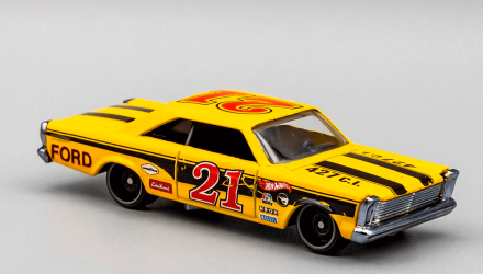 Машинка Базова Hot Wheels '65 Ford Galaxie Treasure Hunts Muscle Mania 1:64 GTC98 Yellow - Retromagaz, image 2