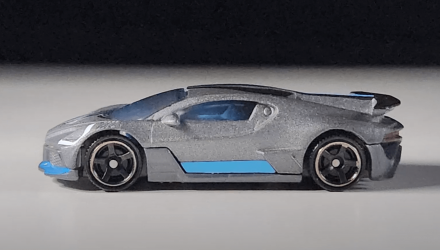 Тематическая Машинка Matchbox 2018 Bugatti Divo European Streets 1:64 Blue - Retromagaz, image 4