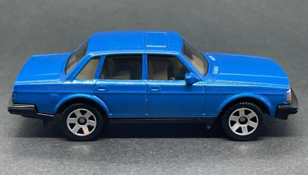 Машинка Велике Місто Matchbox 1986 Volvo 240 Showroom 1:64 HLC44 Blue - Retromagaz, image 4