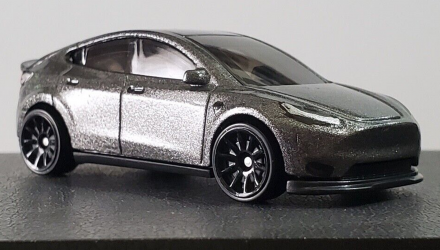 Машинка Базовая Hot Wheels Tesla Model Y Green Speed 1:64 HKK20 Metallic Silver - Retromagaz, image 1