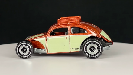 Тематическая Машинка Hot Wheels Custom Volkswagen Beetle Volkswagen 1:64 HDH45 Brown - Retromagaz, image 4