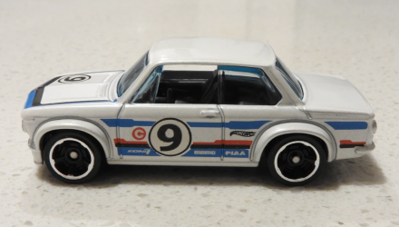 Машинка Базовая Hot Wheels BMW 2002 BMW 1:64 V5601 White - Retromagaz, image 4