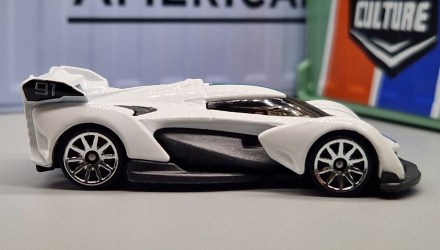 Машинка Базова Hot Wheels McLaren Solus GT Exotics 1:64 HKG70 White - Retromagaz, image 5