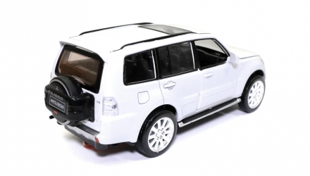 Машинка Автопром Mitsubishi Pajero 4WD Turbo 1:43 White - Retromagaz, image 2