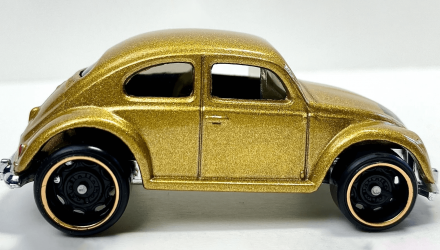 Машинка Базова Hot Wheels Beetle Bumblebee Transformers Screen Time 1:64 HTF09 Gold - Retromagaz, image 4