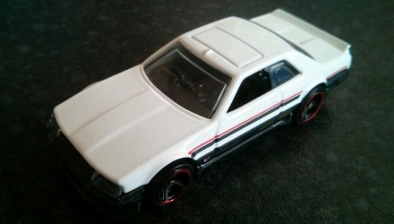 Машинка Базовая Hot Wheels Nissan Skyline RS (KDR30) Nightburnerz 1:64 FYD11 White - Retromagaz, image 2