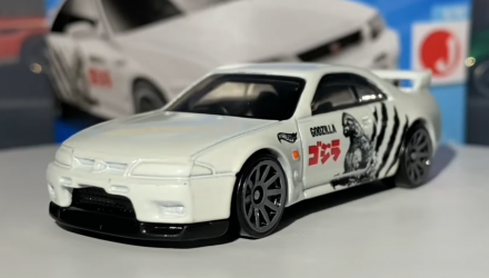 Машинка Базовая Hot Wheels Nissan Skyline GT-R R33 Godzilla J-Imports 1:64 HTC44 White - Retromagaz, image 2