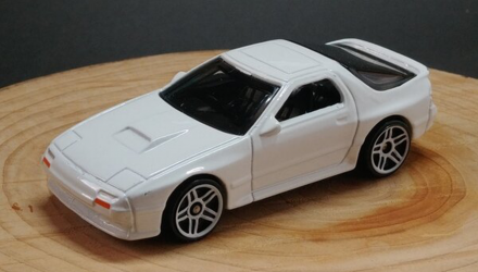 Машинка Базовая Hot Wheels '89 Mazda Savanna RX-7 FC3S J-Imports 1:64 GTB04 White - Retromagaz, image 3