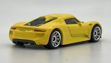 Машинка Велике Місто Matchbox Porsche 918 Spyder Showroom 1:64 HLC88 Yellow - Retromagaz, image 3