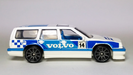 Машинка Базова Hot Wheels Volvo 850 Estate Race Day 1:64 GHB52 White - Retromagaz, image 5