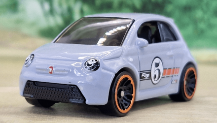 Машинка Базовая Hot Wheels Fiat 500e Compact Kings 1:64 HTC18 Grey - Retromagaz, image 2