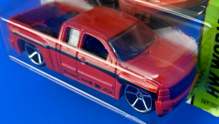 Машинка Базовая Hot Wheels Chevy Silverado Workshop 1:64 CFK66 Red - Retromagaz, image 3