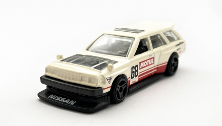 Машинка Базова Hot Wheels Nissan Maxima Drift Car Wagons 1:64 HCT17 White - Retromagaz, image 2