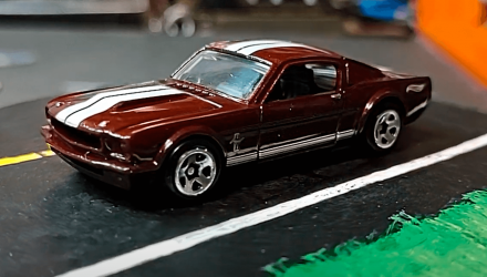 Машинка Базова Hot Wheels '65 Mustang 2+2 Fastback Muscle Mania 1:64 HCX81 Dark Red - Retromagaz, image 3