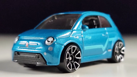 Машинка Базовая Hot Wheels Fiat 500e Green Speed 1:64 HKH59 Turquoise - Retromagaz, image 2