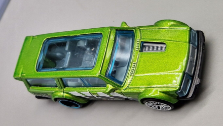 Машинка Базовая Hot Wheels Volvo 240 Drift Wagon Slammed 1:64 HKJ07 Green - Retromagaz, image 6