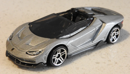 Машинка Базовая Hot Wheels '16 Lamborghini Centenario Roadster Roadsters 1:64 FYB38 Grey - Retromagaz, image 2