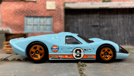 Машинка Базова Hot Wheels '67 Ford GT40 Mk.IV Gulf Retro Racers 1:64 HCT72 Light Blue - Retromagaz, image 2