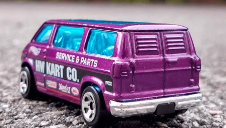 Машинка Базова Hot Wheels Dodge Van Metro 1:64 HCT63 Purple - Retromagaz, image 3