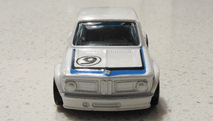 Машинка Базовая Hot Wheels BMW 2002 BMW 1:64 V5601 White - Retromagaz, image 5