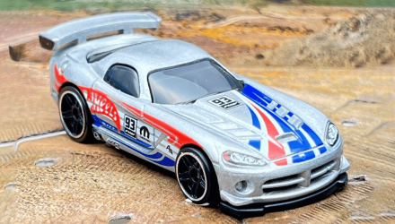 Машинка Базова Hot Wheels Dodge Viper SRT10 ACR Exotics 1:64 HTC27 Silver - Retromagaz, image 4