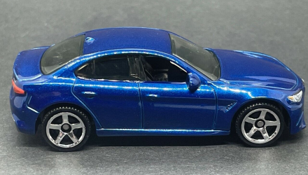 Машинка Велике Місто Matchbox 2016 Alfa Romeo Giulia Metro 1:64 HFR89 Blue - Retromagaz, image 4