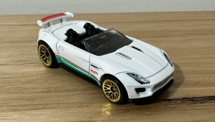 Машинка Базовая Hot Wheels '15 Jaguar F-Type Project 7 Roadsters 1:64 HTC16 White - Retromagaz, image 1