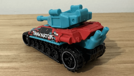 Машинка Базовая Hot Wheels Tanknator Netflix Ride-Ons 1:64 HTD42 Red - Retromagaz, image 2