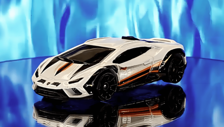 Машинка Базова Hot Wheels Lamborghini Huracán Sterrato Safari 1:64 HYW93 White - Retromagaz, image 1