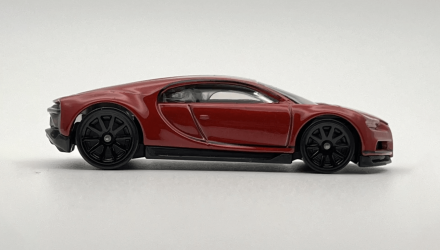 Машинка Базовая Hot Wheels '16 Bugatti Chiron Quarter Mile Heroes 1:64 HTB88 Red - Retromagaz, image 3