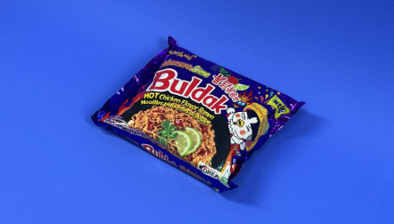 Локшина Samyang Buldak Artificial Spicy Chicken Flavor Ramen Habanero Lime Гостра 135g - Retromagaz, image 1