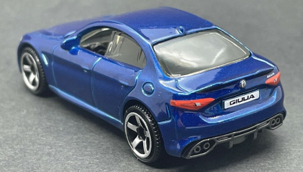 Машинка Велике Місто Matchbox 2016 Alfa Romeo Giulia Metro 1:64 HFR89 Blue - Retromagaz, image 3