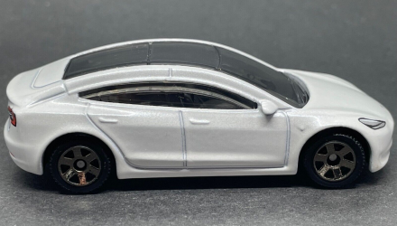 Машинка Велике Місто Matchbox Tesla Model 3 Metro 1:64 HVN50 White - Retromagaz, image 4