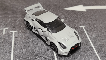 Машинка Базовая Hot Wheels Liberty Walk LB-Silhouette Works GT Nissan 35GT-RR Ver.2 Then and Now 1:64 HTC72 Grey - Retromagaz, image 4