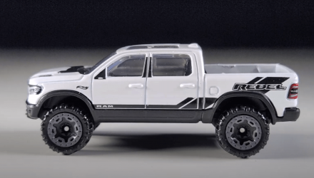 Машинка Базовая Hot Wheels 2020 Ram 1500 Rebel Factory Fresh 1:64 HTC52 White - Retromagaz, image 3